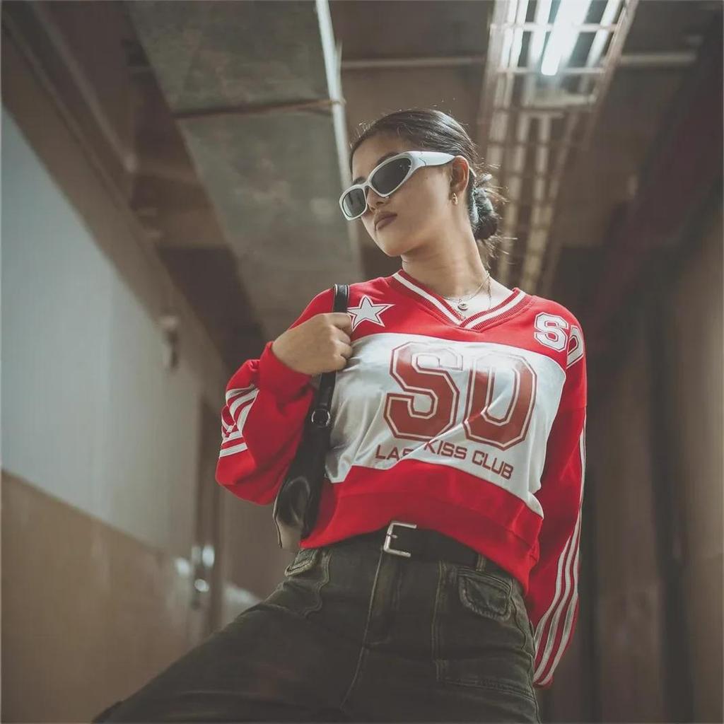 "2024 Autumn V-Neck Contrast Color Letter Print Loose Long-Sleeve Sports Jersey for Women"