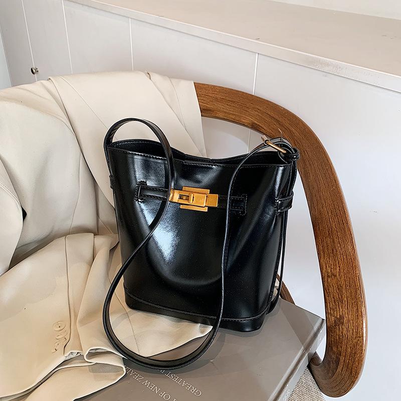 Small Bag Women's New Versatile Messenger Bag Shoulder Leisure Bag