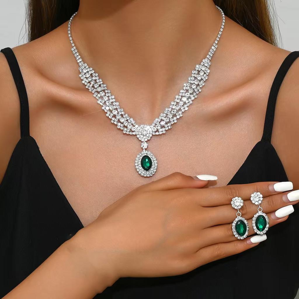 3-teiliges Damen-Strassschmuck-Set Diamantbesetzte Funkelnde Wassertropfen Halskette Ohrringe Hochzeitsfeier Brautschmuck Geschenke