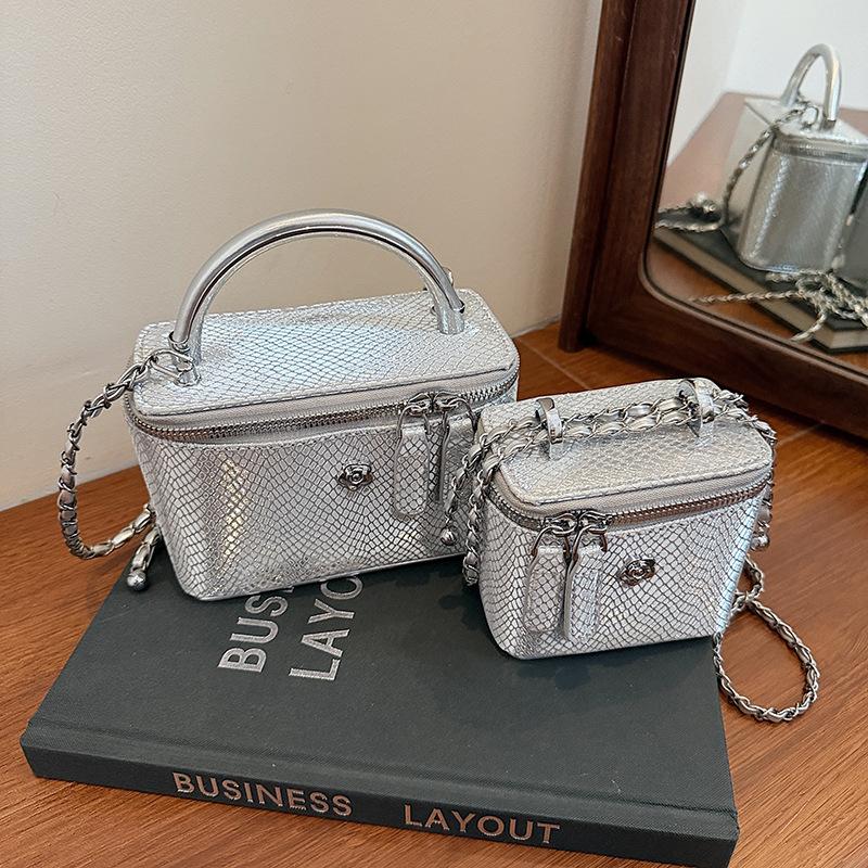 Rhombus embroidery thread shoulder small bag women's new spring and summer versatile chain messenger bag popular portable small square bag