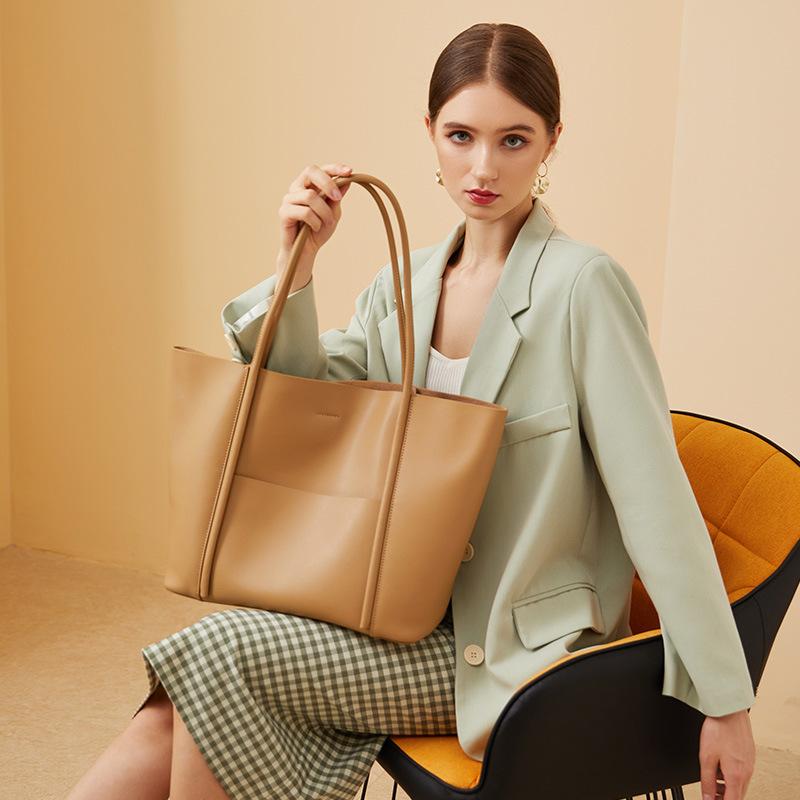 Large Capacity Handbag Women’s Roomy Bags