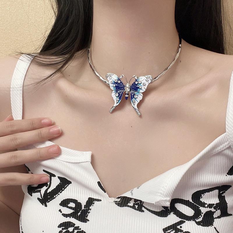Sweet & Spicy Butterfly Clavicle Necklace - Chic Inlaid Design, Women's Fashion Ins Style