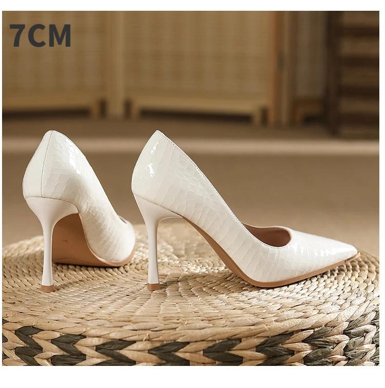 Fashion Women's High-heeled New with Stone Patterned Patent Leather Heels Women Pointed Toes Solid Color Widened Versized Womens Shoes