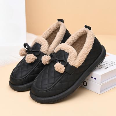 Le nouveau modèle de chaussures DouDou est composé de laine polaire, avec une semelle épaisse décontractée sur le dessus et une chaussure chaude à l'arrière.