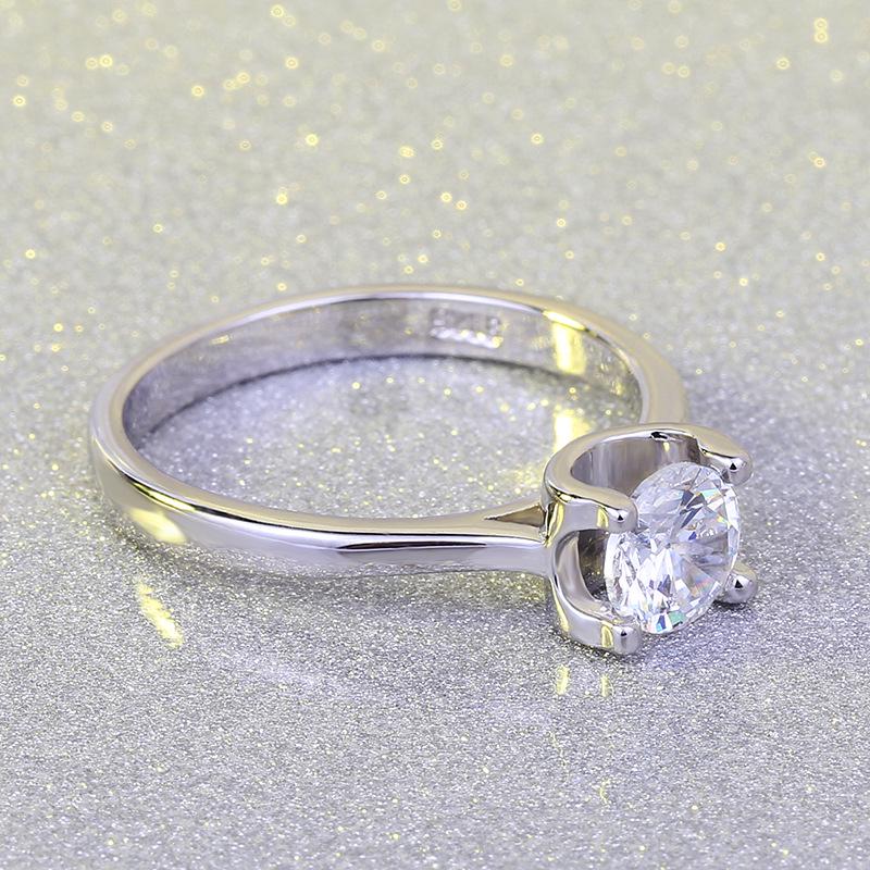 European and American High End Hand Set Zircon Simulated Bullock Diamond Ring Silver Jewelry Ring for Women Wedding Gifts