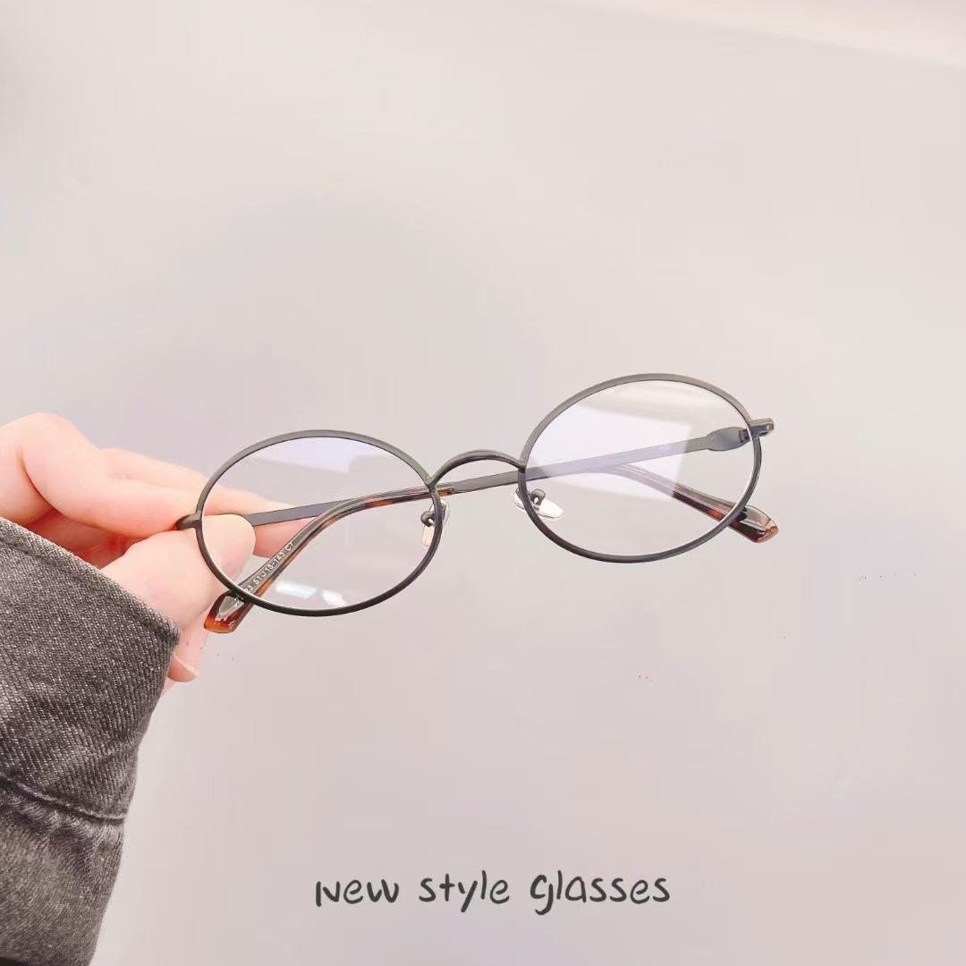 

Hong Kong Style Women Sunglass Oval Shape UV400 Protection Party Glasses High Quality Sunglasses for Men