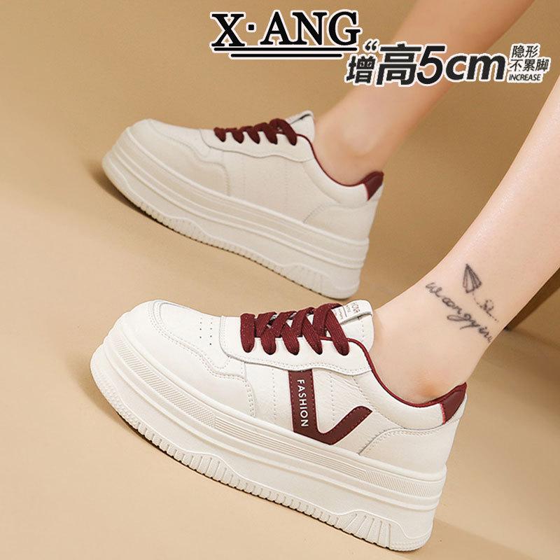 

Thick-soled heightening board shoes, leather little white shoes, women s shoes, spring 2025 new versatile and lightweight casual sports shoes 35