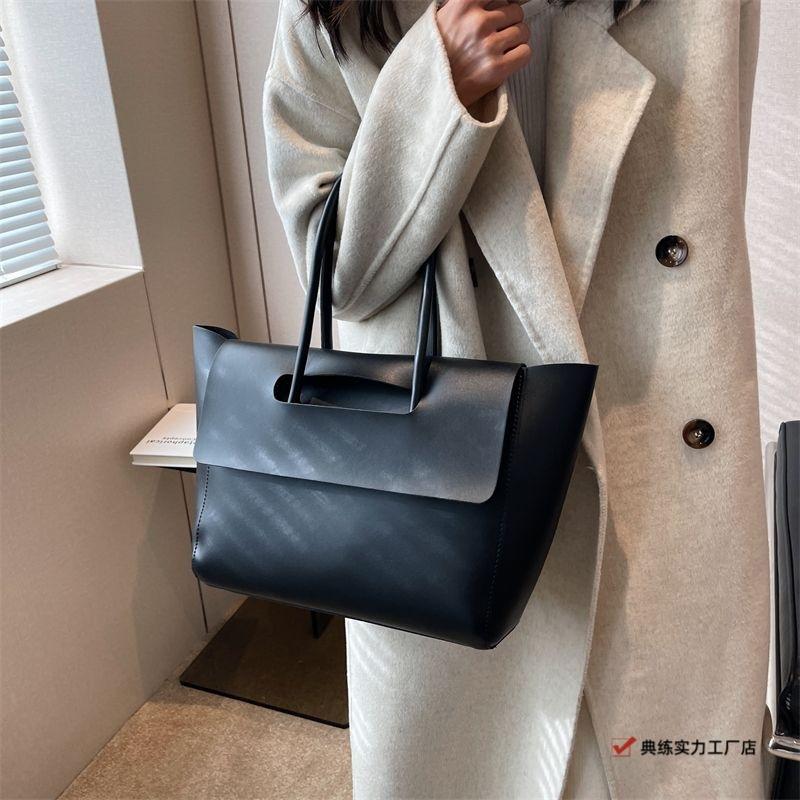 High-end large bag women's bag, new trendy Korean version large-capacity handbag, autumn and winter retro commuter tote bag