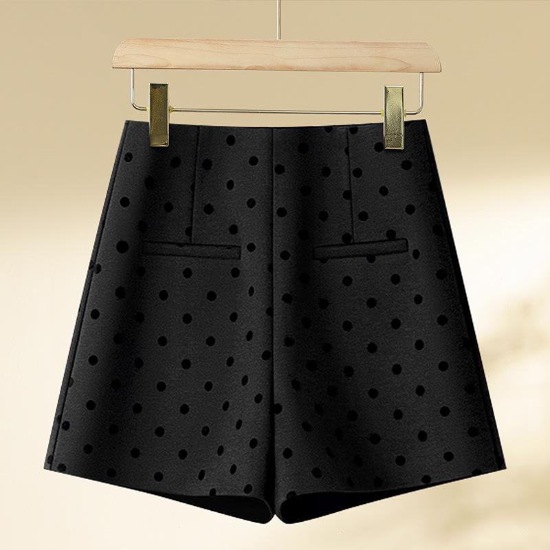 Nové dámské šortky s vysokým pasem s puntíky z tvídu A-střihu bootcut na podzim/zimu 2024