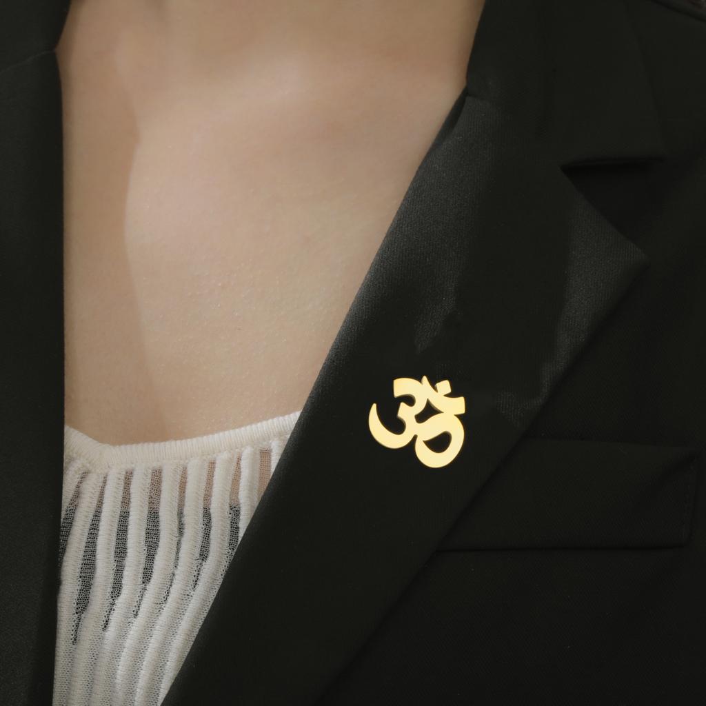 LIKGREAT OM Yoga Brooch for Women Men Stainless Steel Pin Buddhism Hindu Supernatural Spiritual Amulet Jewelry Religion Gift