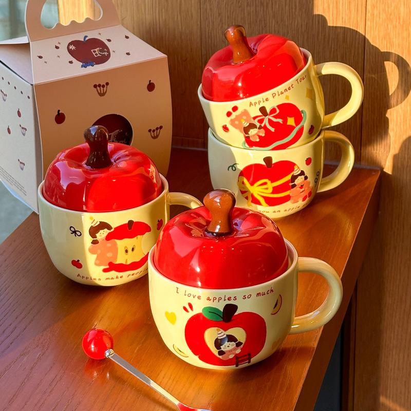 New Year's Birthday Gift High-value Cute Apple Water Cup Girlfriend Ceramic Mug with Lid Spoon Gift Box