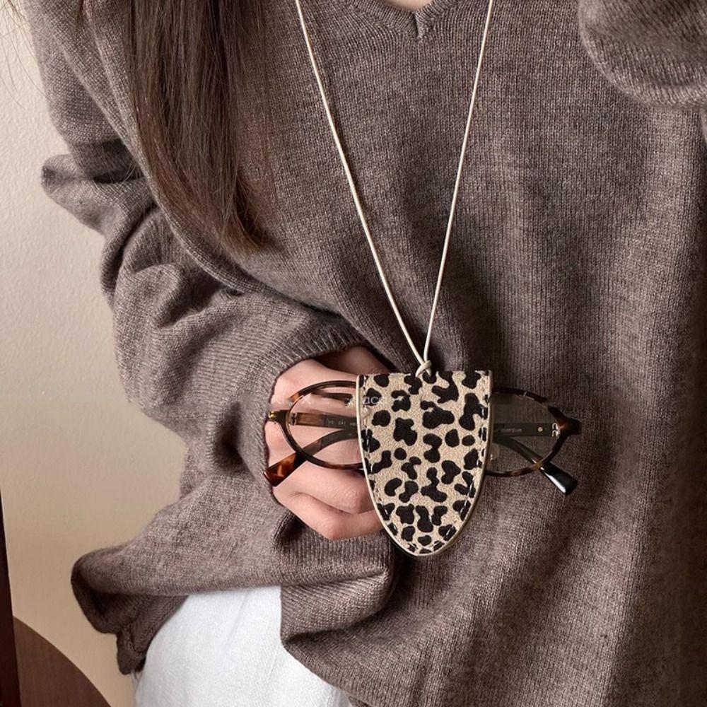 Anti-lost Pu Leather Magnetic Glasses Clip Leopard Print Pendant Long Necklace Neck Hanging Eyeglass Clip Eyeglasses Storage Bag