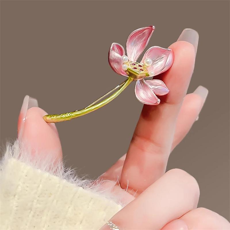 Utsøkt Lotus Flower Brosje For Damer Jenter Elegant Lotus Flower Merker Kreativ Temperament Pins Klær Tilbehør