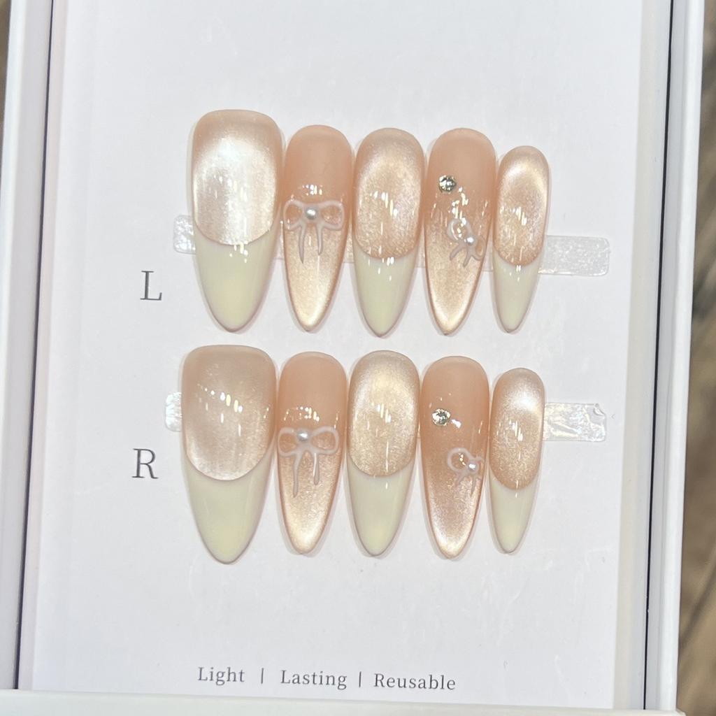 10PCS Simple Style Fake Nails with Cat Eyes with Zero Pressure On the Nail Bed Design for Manicure Lovers and Beauty Bloggers