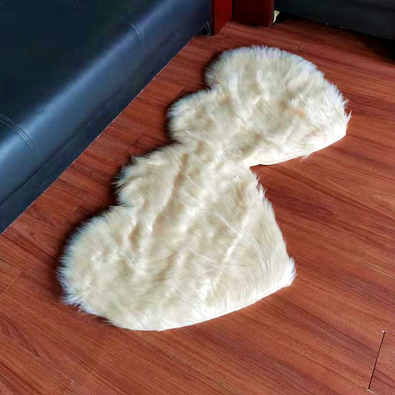 Double Heart Plush Imitation Wool Floor Mat for Living Room or Bedroom
