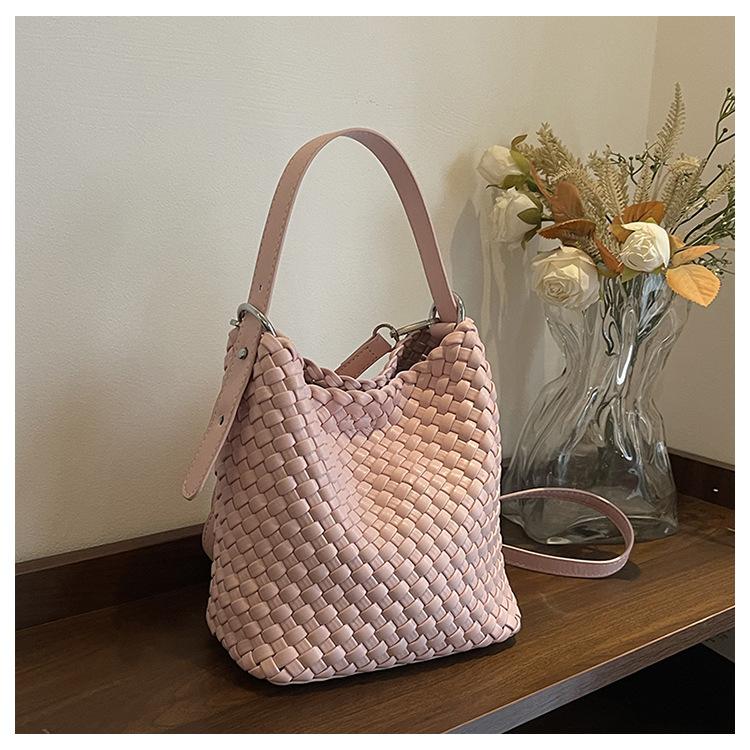 New Fashion Trend Woven Bucket Bag Portable Shoulder Oblique Span Women's Bag Fashion