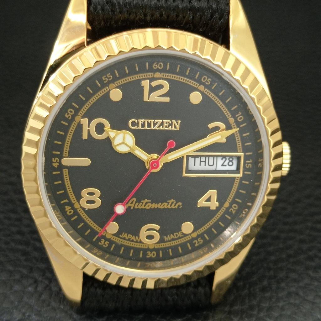 JAPAN VINTAGE REFURBISHED CITIZEN AUTOMATIC 8200 MENS BLACK DIAL WATCH a445346-1
