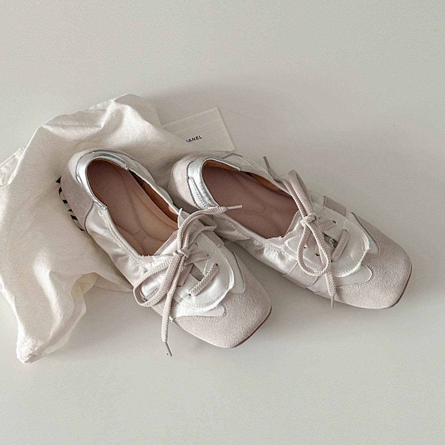 

Sheepskin version~ Square head flat bottom German training shoes lace-up casual sports shoes women s versatile elastic French ballet shoes 40 белый