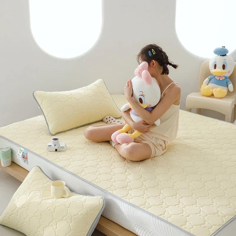 Neues Latex Dreiteiliges Set Sommer Schlafmatte Eis Seide Studentenwohnheim Sommer Waschbar Cartoon Weicher Sitz
