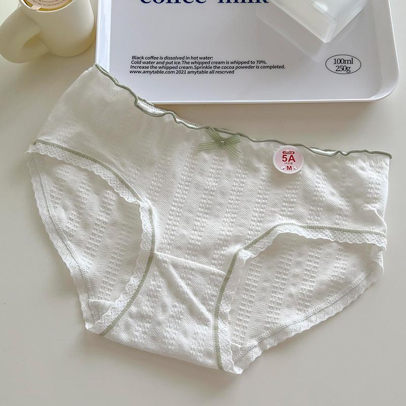 Rural Style Girl Panties with Antibacterial and Breathable Features Featuring A Waist and Hips and A Cute Student Triangle Women’s Panties