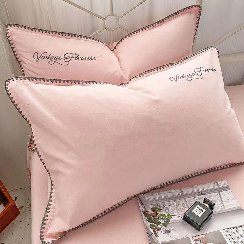 Un par de fundas de almohada de algodón puro de alta calidad de 48 x 74 cm para todas las estaciones.