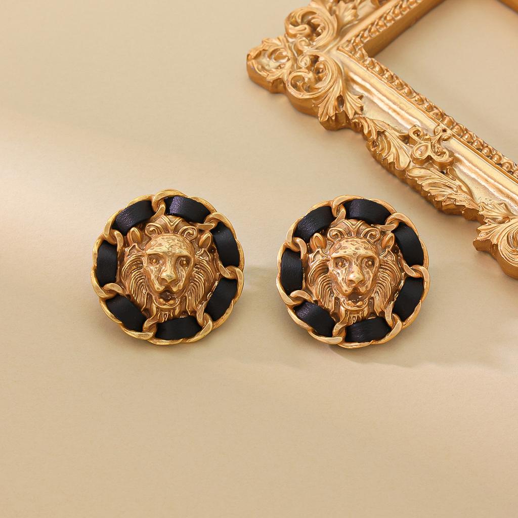 Animal Weaving Lion Head Earrings Three-dimensional Retro Vintage High-end Palace Fashion