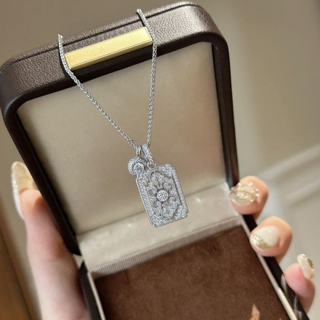 Xiaohongshu Douyin popular safe brand necklace French temperament full diamond transshipment temperament exquisite collarbone chain