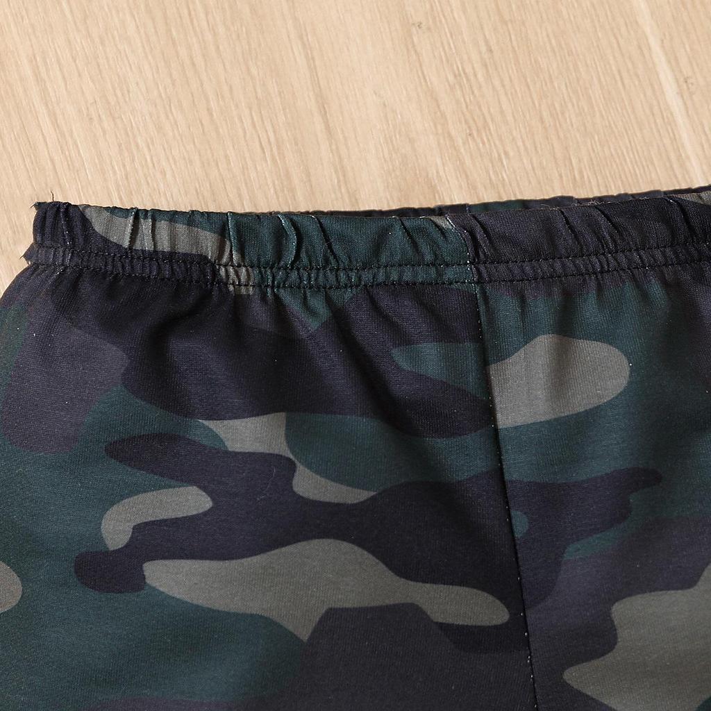 Boys' Summer Outfit: Letter Print Tee & Camo Shorts Set - European and American Style.