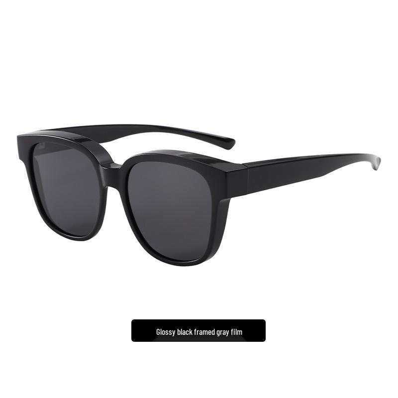 Stylish UV Protection Polarized Clip-On Sunglasses for Women - Large Frame & Color-Changing, Compatible with Myopia Glasses