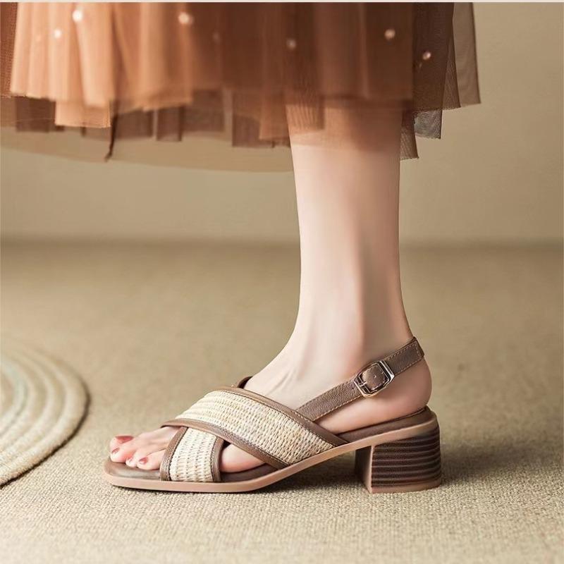 Fashion Ladies Shoes On Sale 2025 New Fashion Buckle Women's Sandals Summer Solid Outdoor Flat Casual Women Beach Sandalias Zapatos