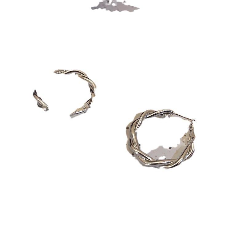 High-End Silver Geometric Round Earrings - Elegant and Simple for Everyday Style