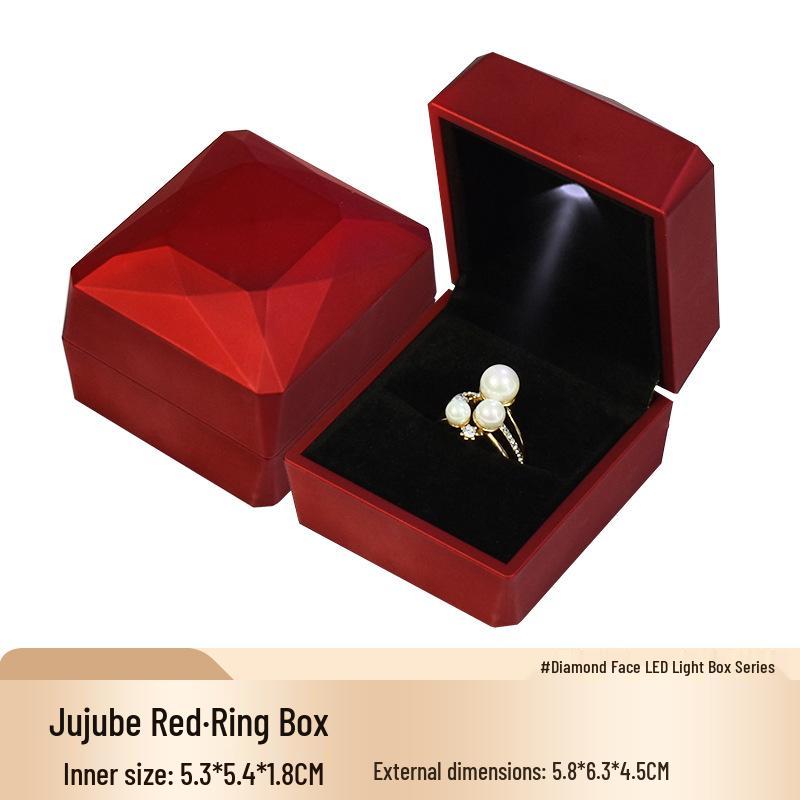 Diamond-Faceted Light-Up Jewelry Box for Rings, Bracelets, and Necklaces