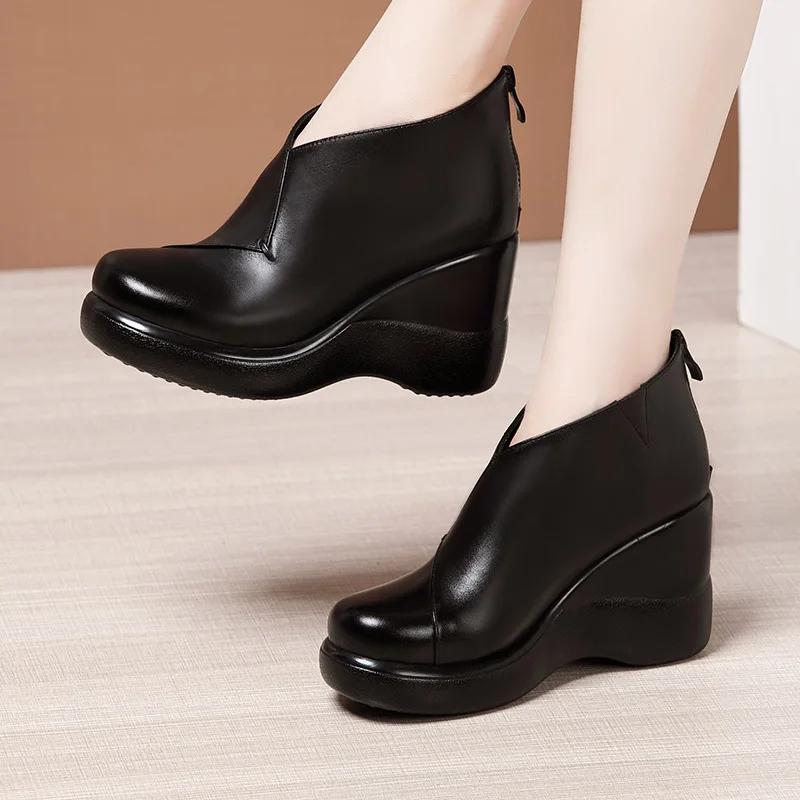 Small Size 32-43 Quality Soft Leather Shoes Women Platform Wedges Fall Winter 2025 Warm Plush High Heels Ankle Boots for Mother