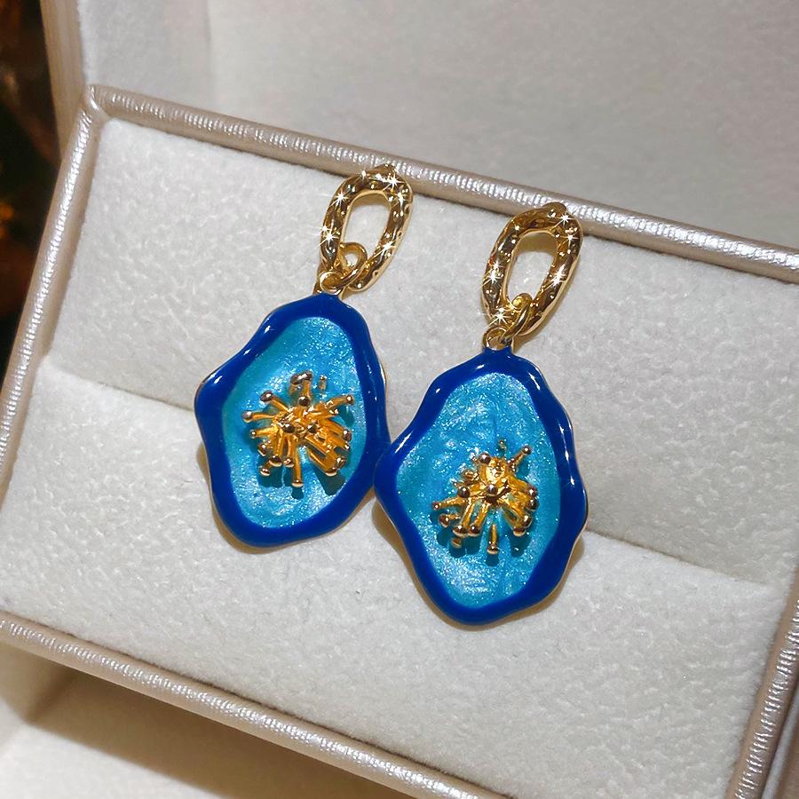 Oval flower stud earrings medieval personalized earrings light luxury earrings design sense niche earrings women