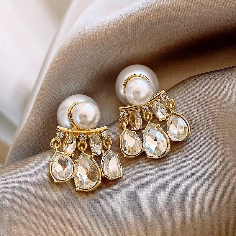 French Retro Pearl Flower Stud Earrings: Elegant, Fashionable, Versatile High-End Accessories for Women