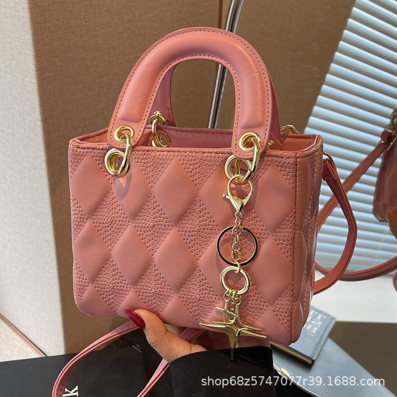 High-end fashion Dai Fei bag women's bag 2025 new commuter diamond handbag niche design one-shoulder crossbody bag