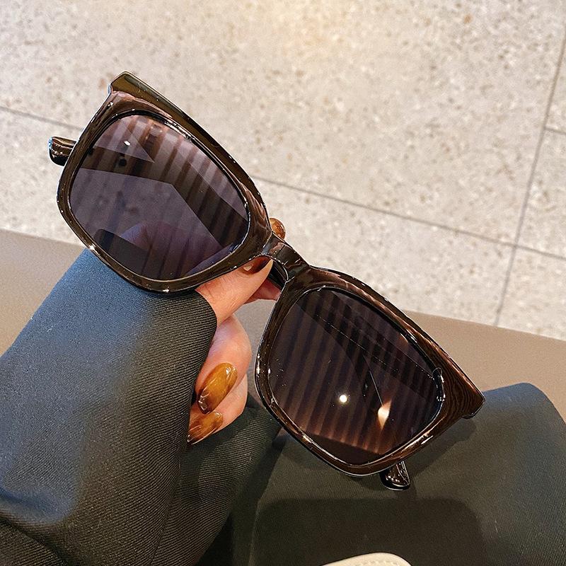

Durable Korean Style Sunglass Men Women Stylish Square Shape Anti-glare Design Sunglasses Female Sun glasses for Male
