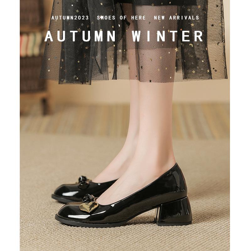 Women's Vintage Patent Low Heels Loafers Casual Comfort Chunky Block Heel Round Toe Pumps Non-Slip Party Office Work Dressy Pumps Shoes for Women