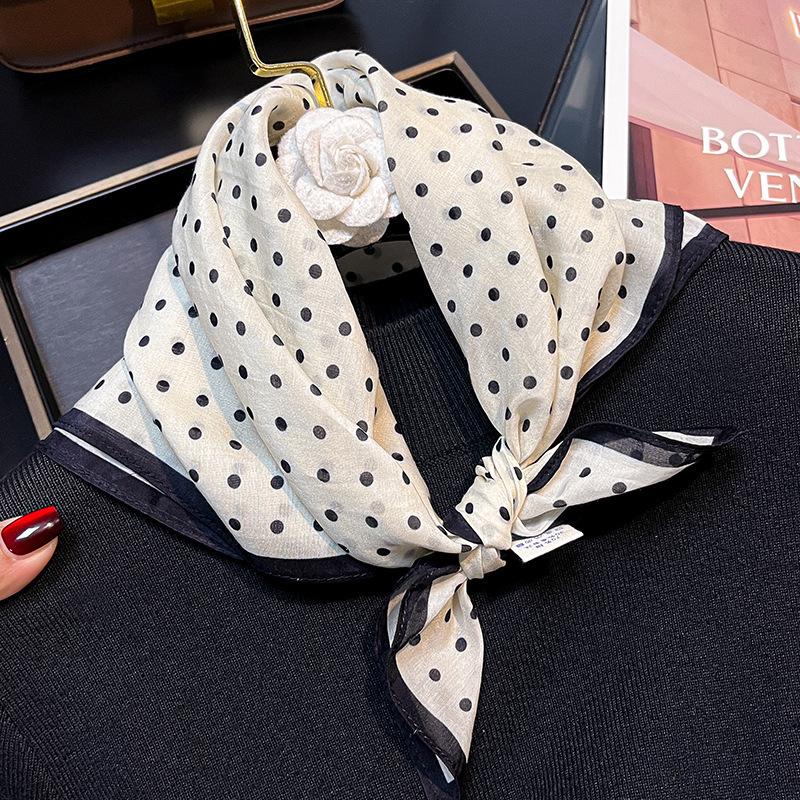 30% Silk 70% cotton Scarf Bandana Women Square Scarves Wrap Kerchief Fashion dot Headband Leopard Hijab Shawls Bandana Foulard