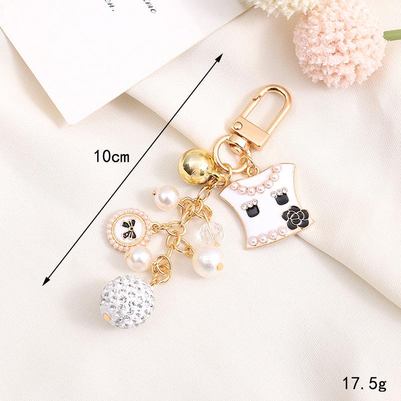 Creative Pearl Bow Pendant Keychain: Exquisite Gift Accessory for Bag or Phone Case