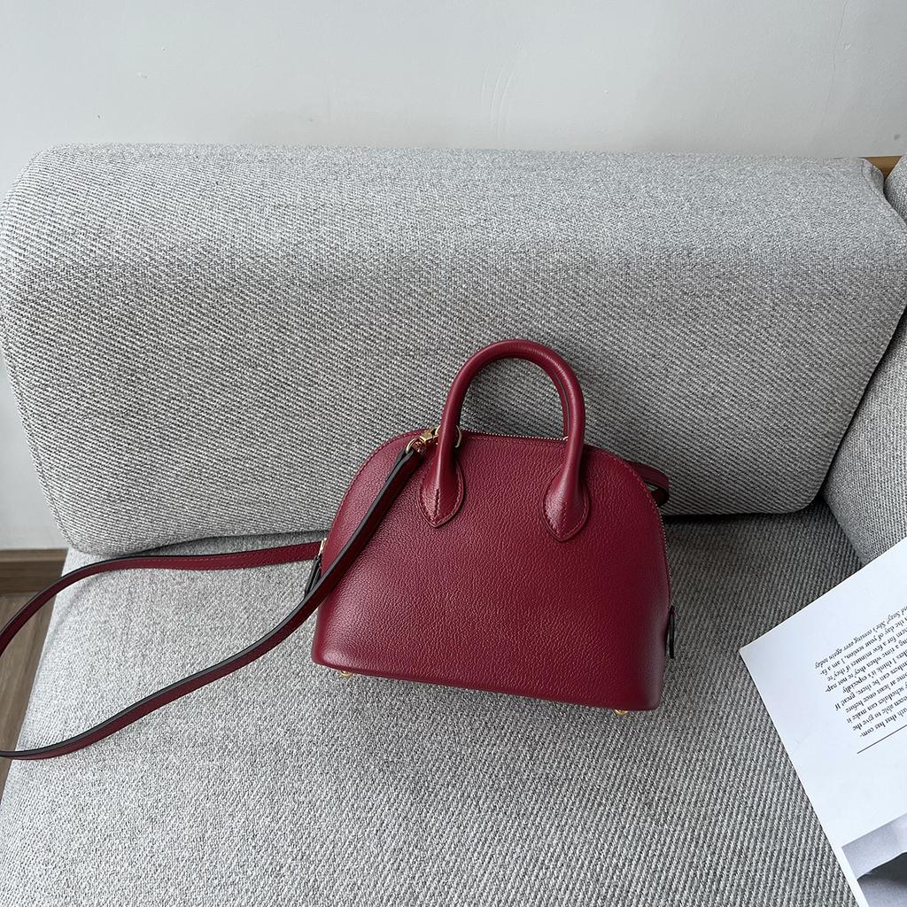 Mini Goat Pattern Top Layer Cowhide Shell Bag, Genuine Leather Crossbody Bag, Fashionable Bowling Bag, Versatile Handbag