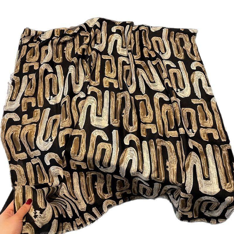 Herbst und Winter Baumwolle und Leinen Hand Schal Geometrisch Buchstaben Bedruckt Seidenschal Männer und Frauen Schal Trendig