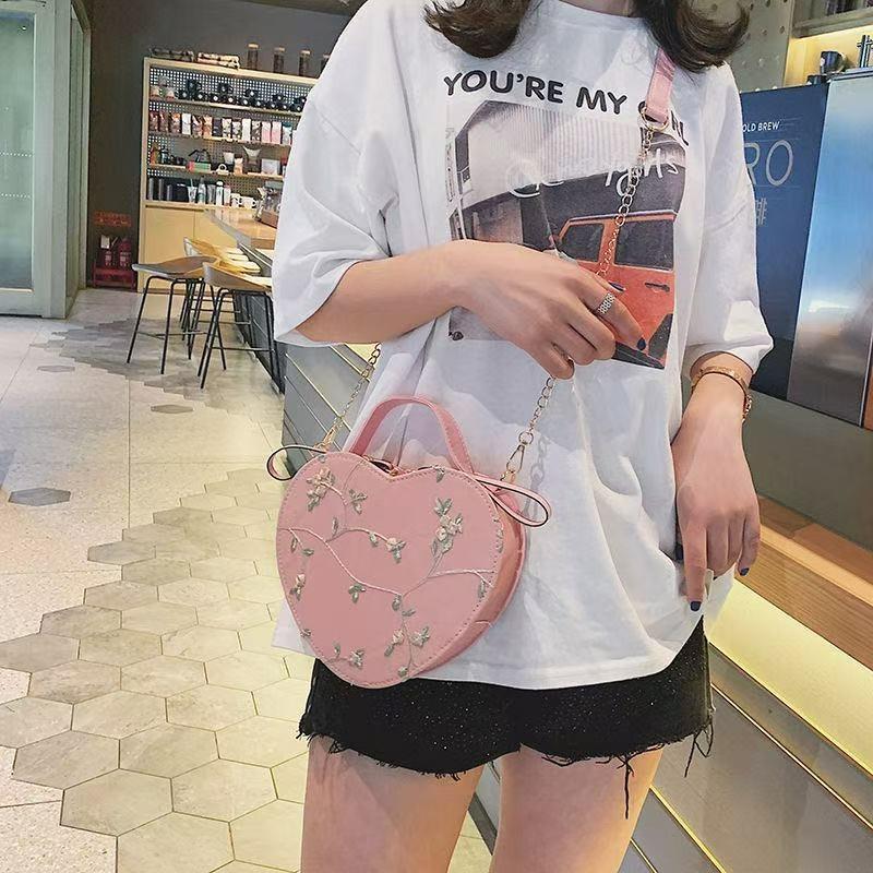 Heartshaped Pu Shoulder Bag With Zipper Closure For Daily Casual Wear
