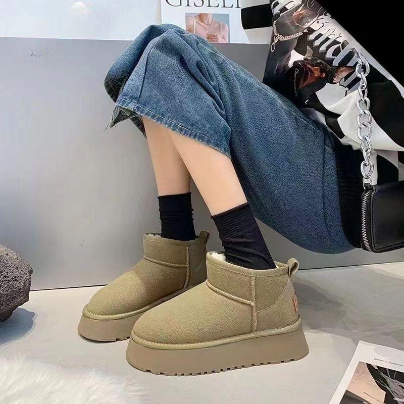 Muffin thick-soled snow boots women's 2025 new waterproof short tube inner height-increasing snow boots winter velvet snow cotton