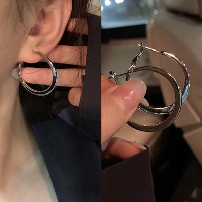 2023 neue silberfarbene große Kreis-Creolen für Damen