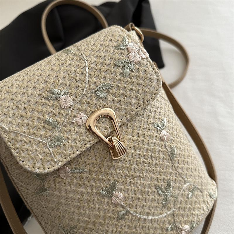 Summer Straw Woven Bag Women's 2025 New Small Fresh Lace Flower Woven Bucket Bag Simple Shoulder Messenger Bag