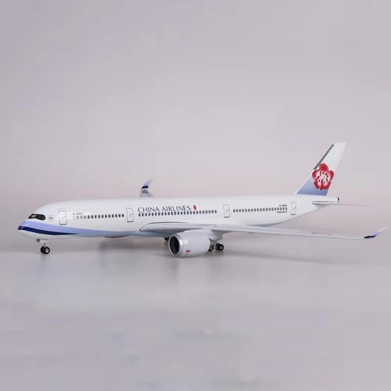 47CM 1/142 Scale Airplane Airbus A350 Taiwan China Airline Model W Light Landing Gear Diecast Plastic Resin Plane Collection