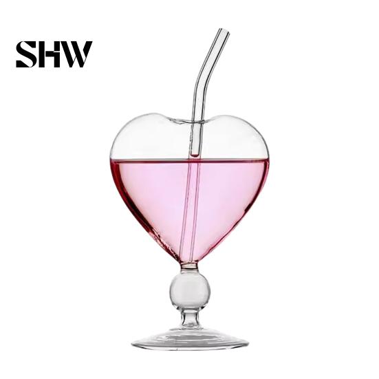 Klares Glasgeschirr für Sprudelwasser Herzförmiges Cocktailglas, 220 ml Kelch mit Strohhalm, Elegante Professionelle Bartending Kaltgetränke Tasse, Stilvoll