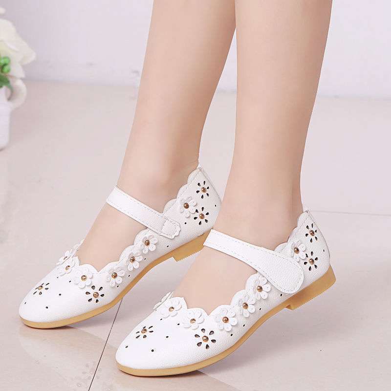 2025 Comfortable Princess Children's Soft Sole New Autumn Small Flower Hollow Girls' Single Shoes Medium and Older Children's Small Leather Shoes