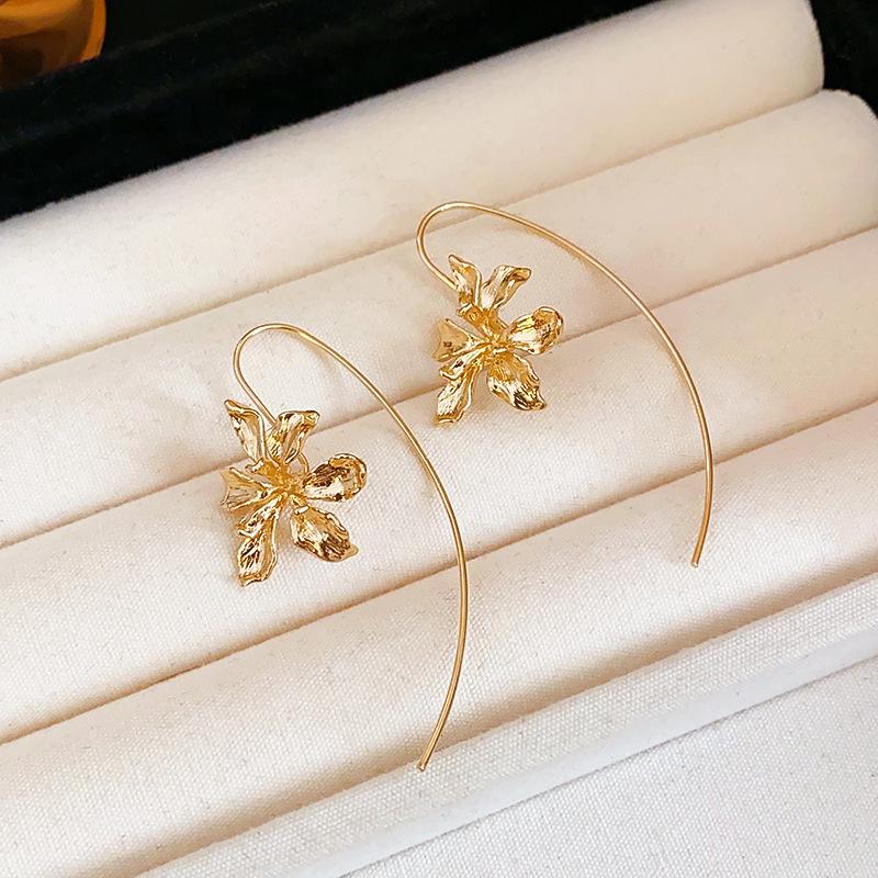 Elegant Vintage French Butterfly Flower Stud Earrings - High-End Fashion Accessories for Women